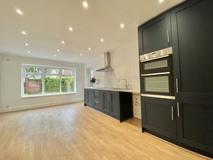Living Kitchen- click for photo gallery